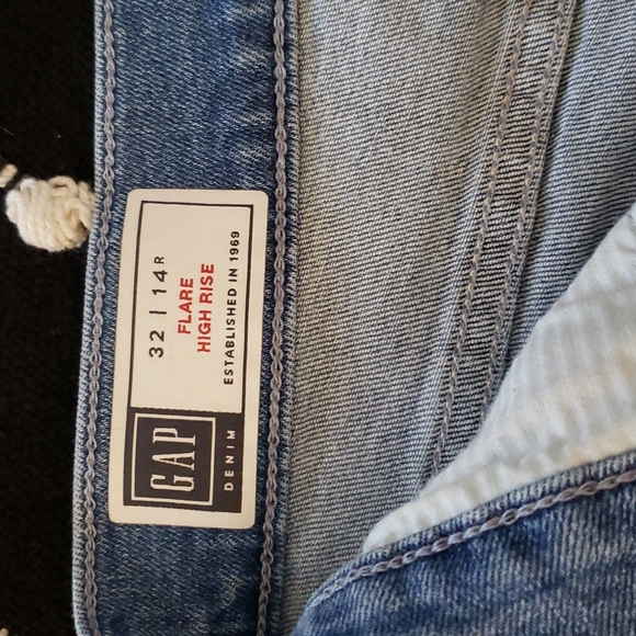GAP High Rise Flare Jeans - Picture 7 of 7
